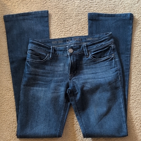 DL1961 Cindy Slim Boot Jeans Size 28 - Picture 1 of 11